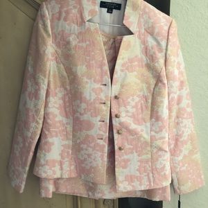 Two piece misses suit